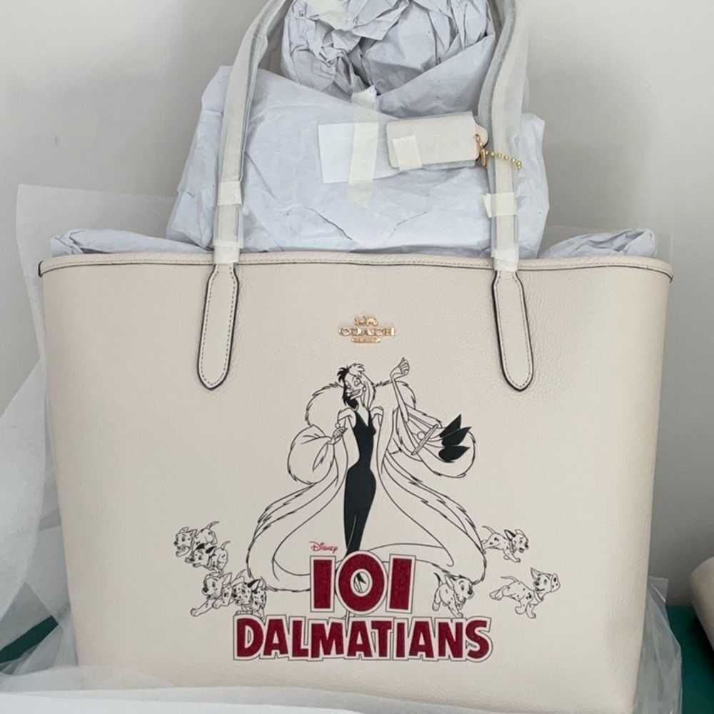 NEW DISNEY X COACH CITY TOTE BAG 101 DALMATIONS CRUELLA MOTIF - Picture 8 of 12